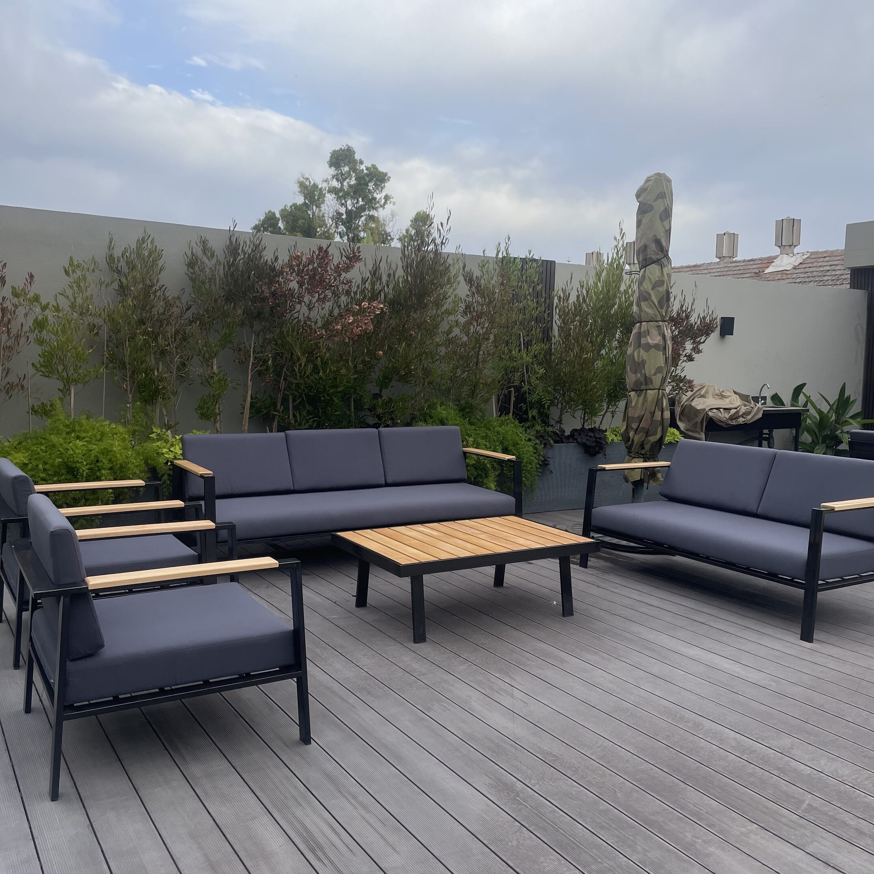 MOBILIER D'EXTÉRIEUR