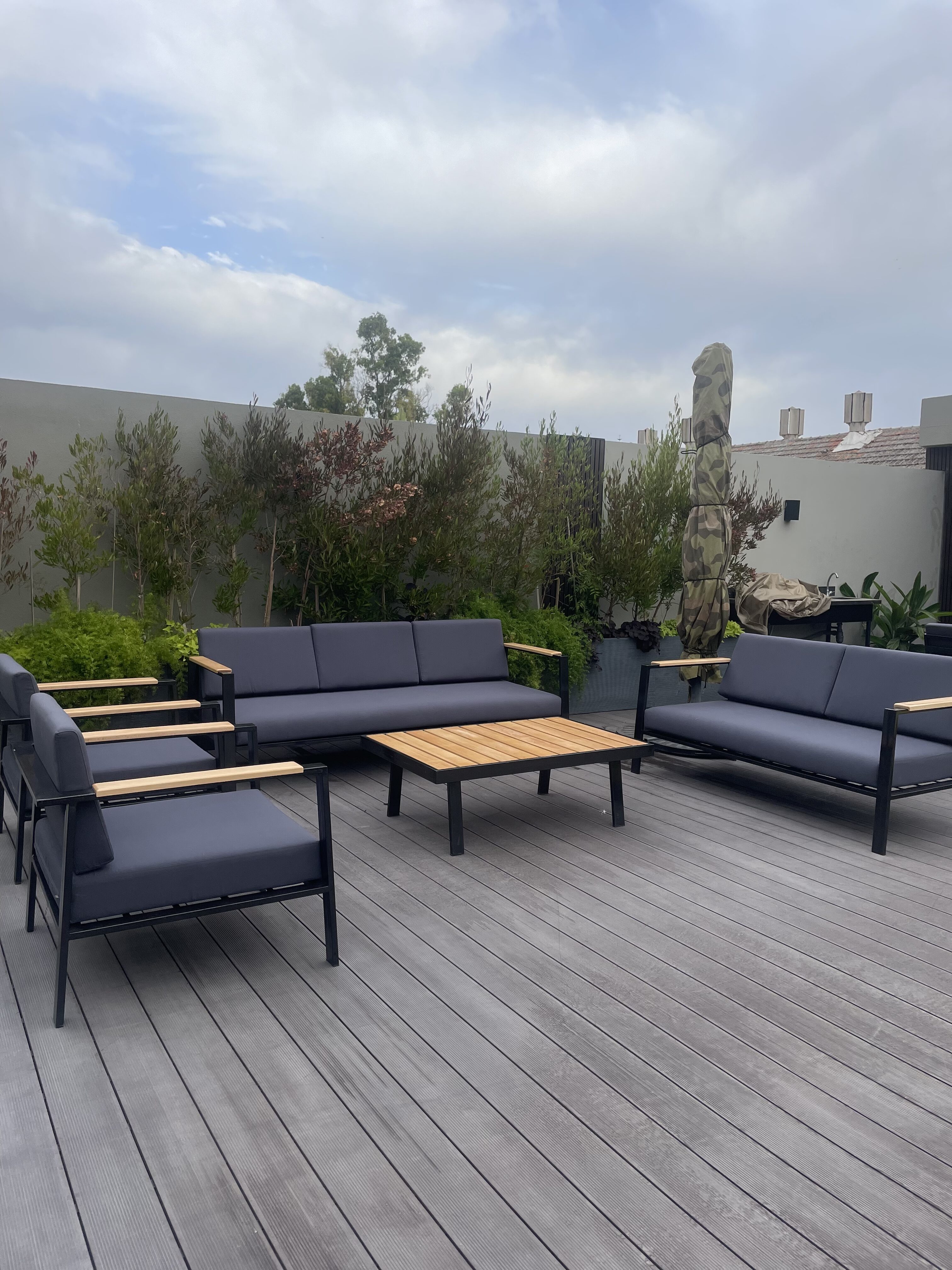 MOBILIER D'EXTÉRIEUR